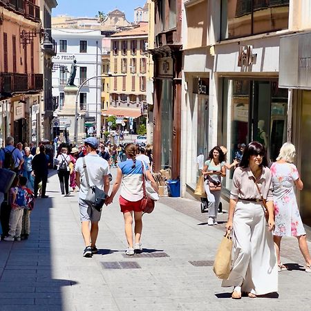 Apartment In The City Centre - Free Private Parking Cagliari Esterno foto