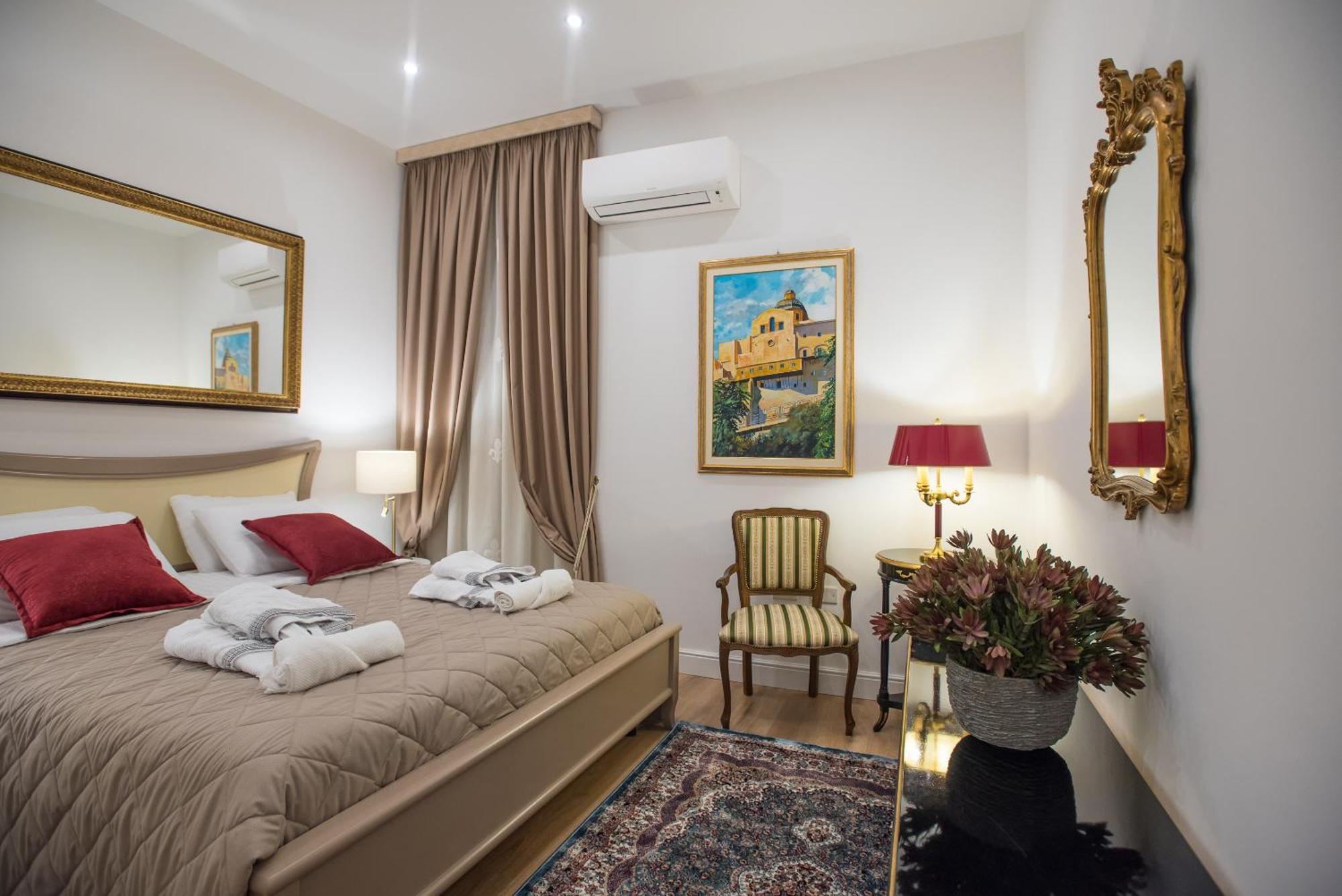 Apartment In The City Centre Cagliari Esterno foto